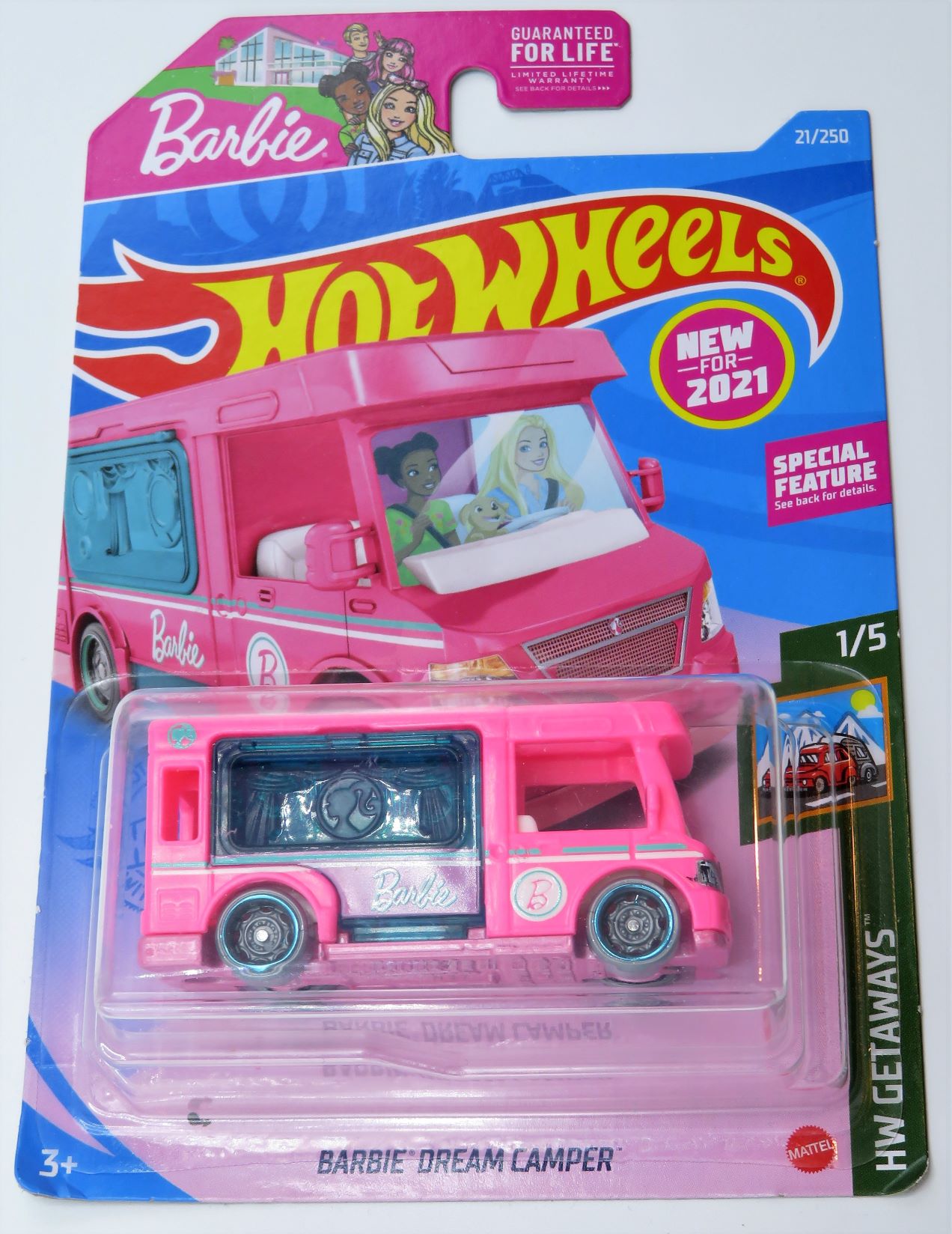2021-hot-wheels-barbie-dream-camper-01.jpg