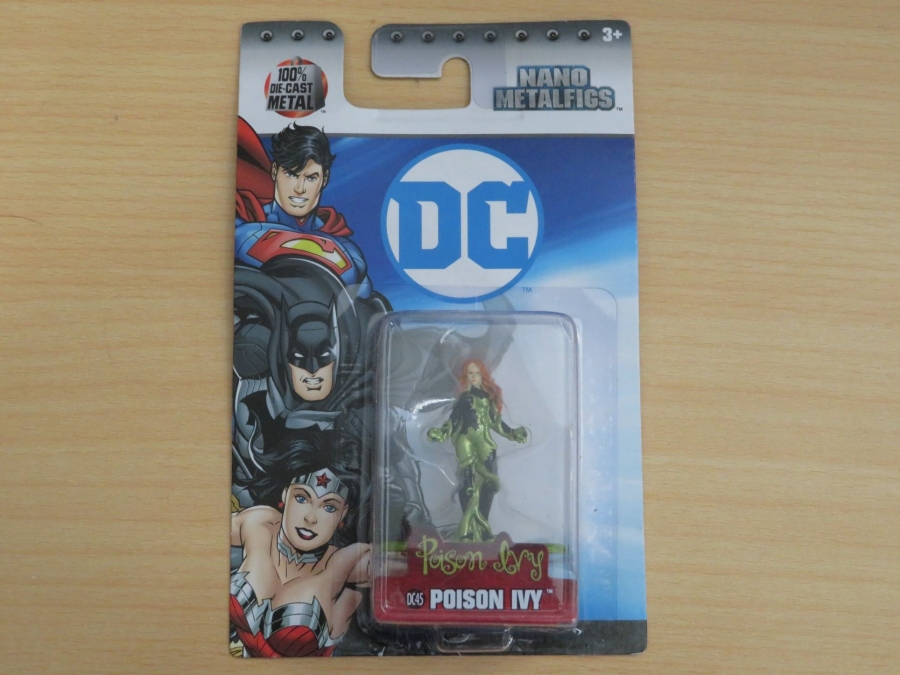 nano-metalfigs-dc-45-poison-ivy-01.jpg