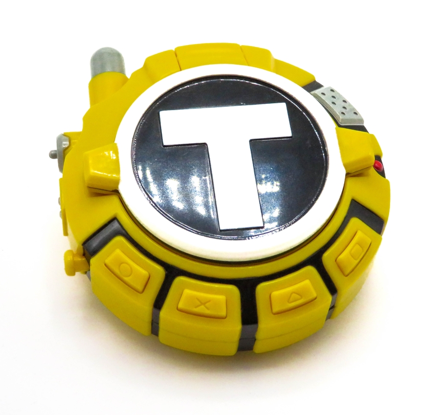 bandai-teen-titans-go-robins-battle-communicator-01.jpg