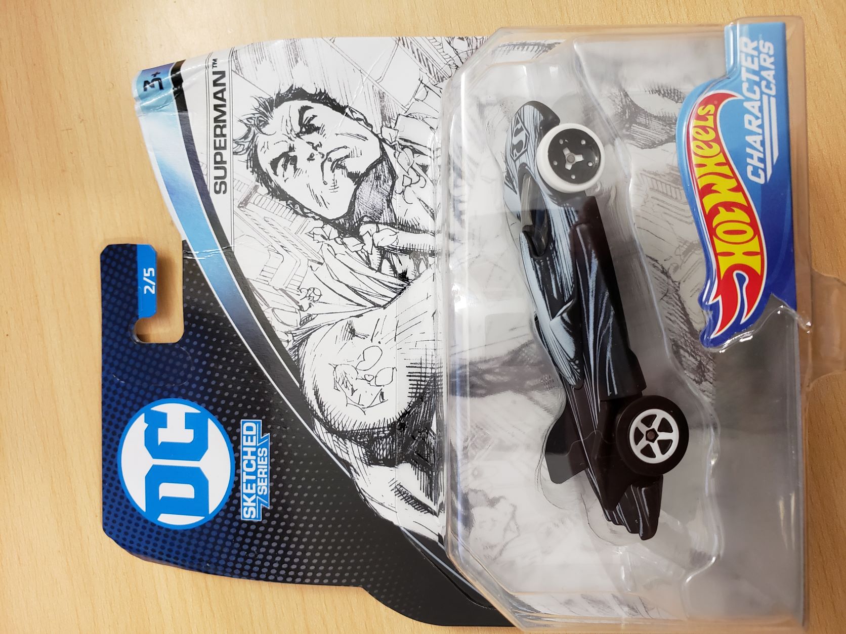 hot-wheels-character-cars-dc-comics-sketched-series-superman-01.jpg