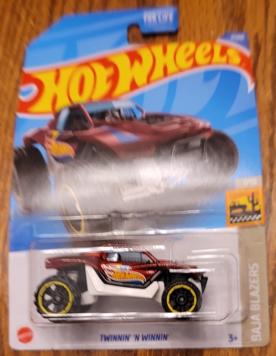 2022-hot-wheels-twinnin-n-winnin-hcw83-001.jpg