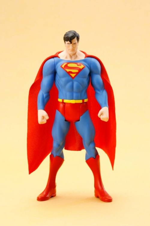 Superman Classic Costume ArtFX+ Statue