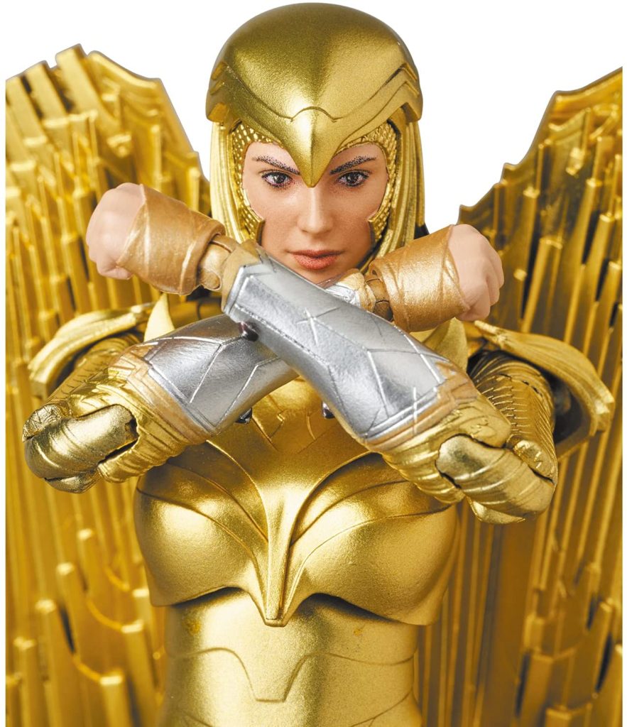 Mafex Wonder Woman (Gold Armor Version)